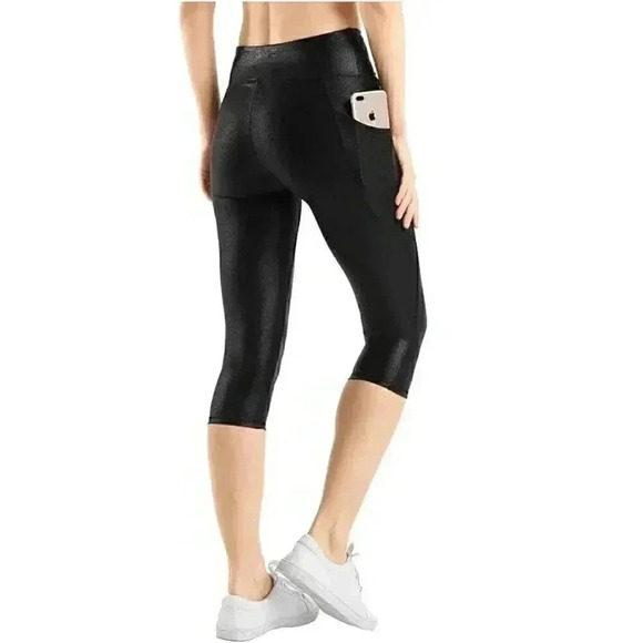 NWT - Retro Gong Faux Leather High Waisted Capri Leggings  with Pockets - Size M - Picture 1 of 9